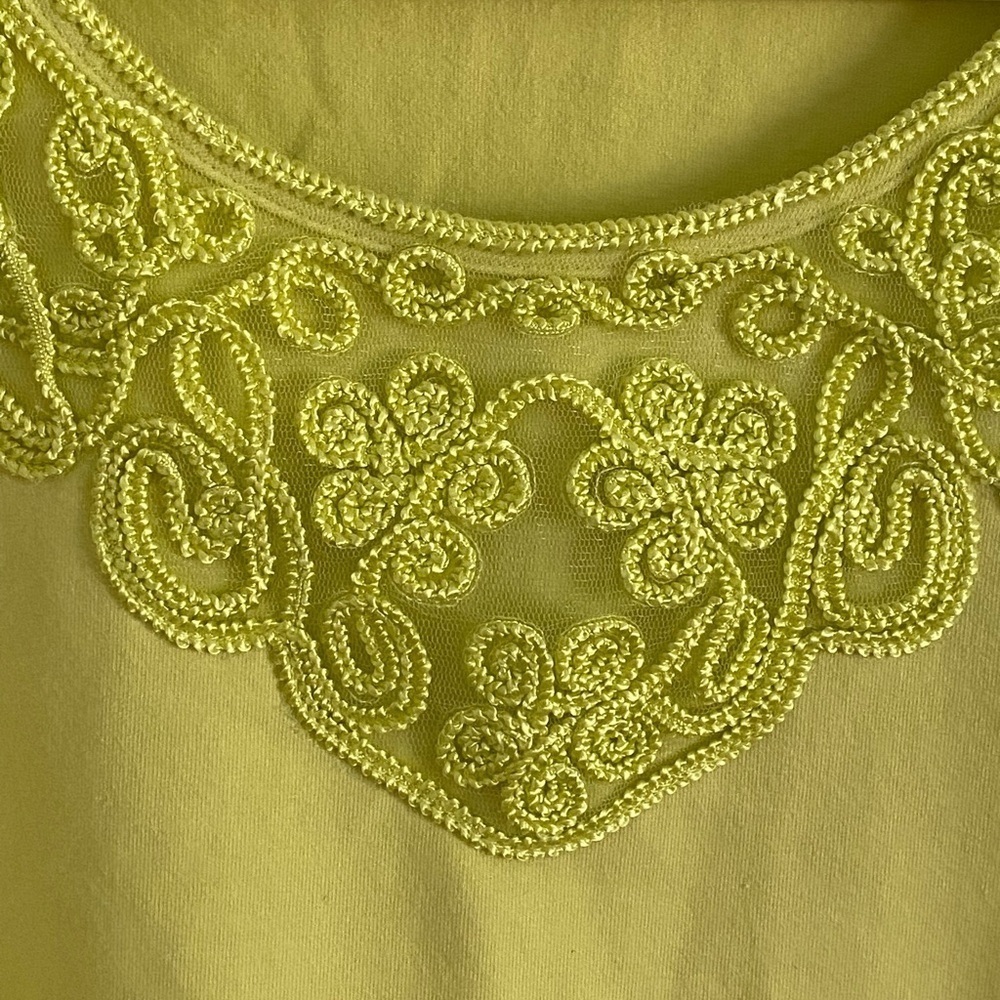 Laura Ashley Women Neon Yellow Embroidered Collar 3/4 Sleeve Cropped Top Size PL - Picture 4 of 8
